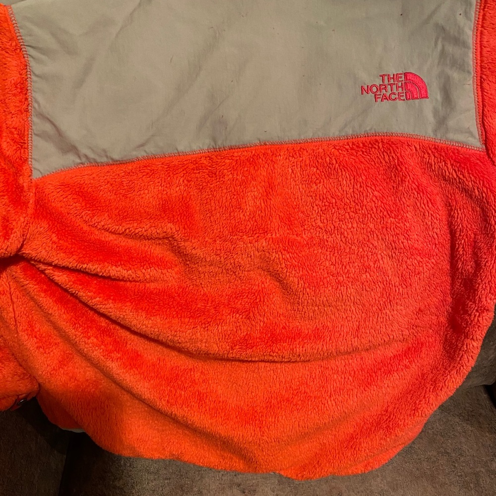 Girls Like New The North Face Large Size 14/16 soft jacket zip up - Picture 2 of 4